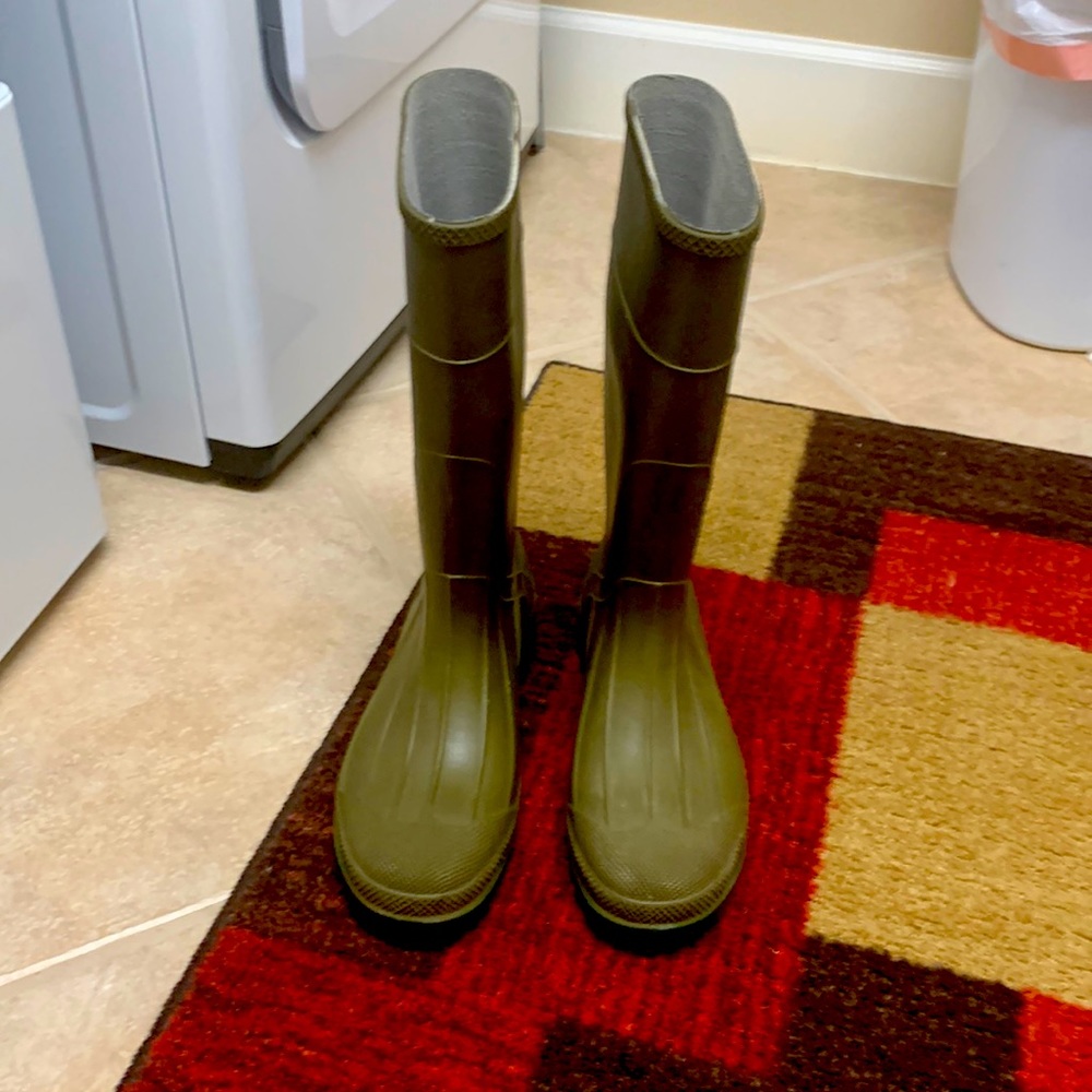 Like new Northerner men’s boot—olive